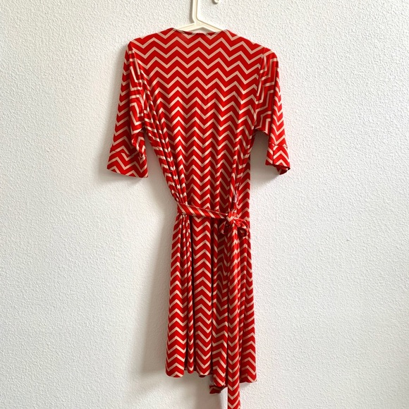 A Pea in the Pod Zig Zag Wrap Dress Sz S Maternity - Picture 5 of 5